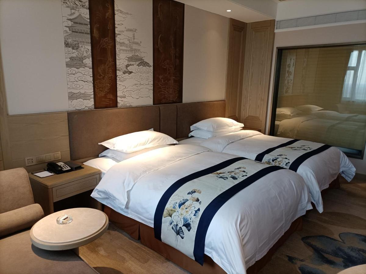 Baoying Jinling Hotel Exteriör bild