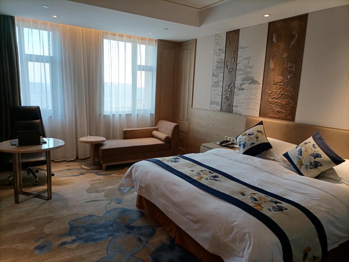 Baoying Jinling Hotel Exteriör bild